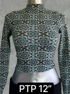 2 for $30 🆕Stradivarius Seamless Crop Top